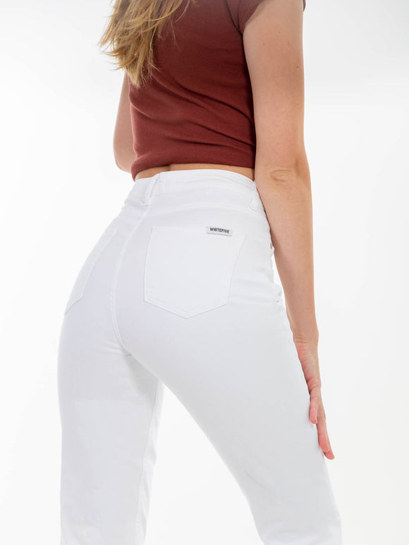 Entdecke zeitlose Eleganz mit unseren weißen Jeans auf langehosen.de!