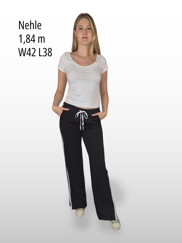 Bogilvy-Amber-Jogging-Fit-Black-Ganzkoerperbild-vorne