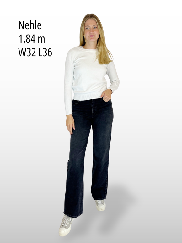LTB_Danica-Oliwia_Straight_Wide_Leg_Ganzkoerpernild_vorne