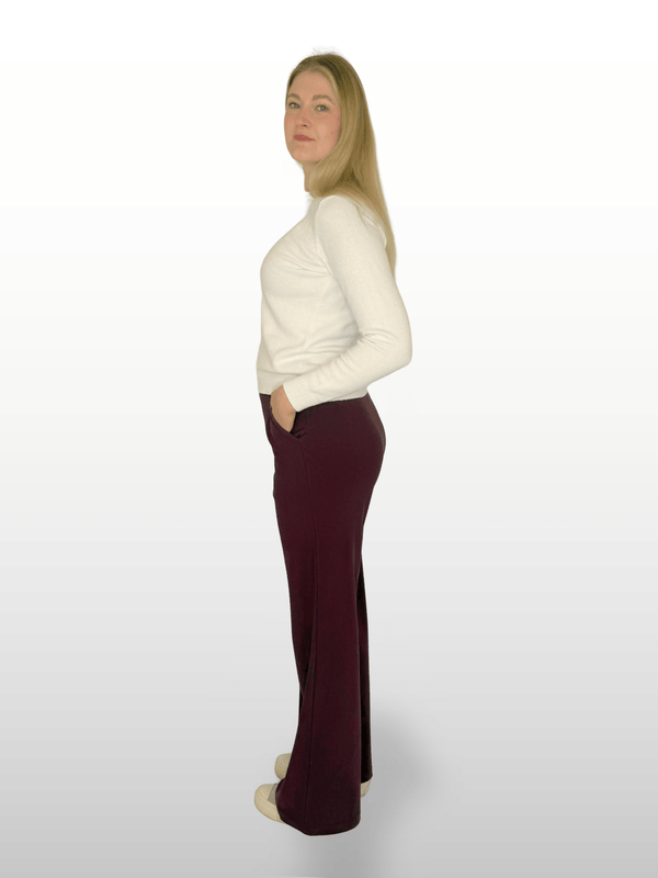 Only M Travel Fit Strong High Performence Textile High Waist Straight Vino Ganzkörperfoto seitlich