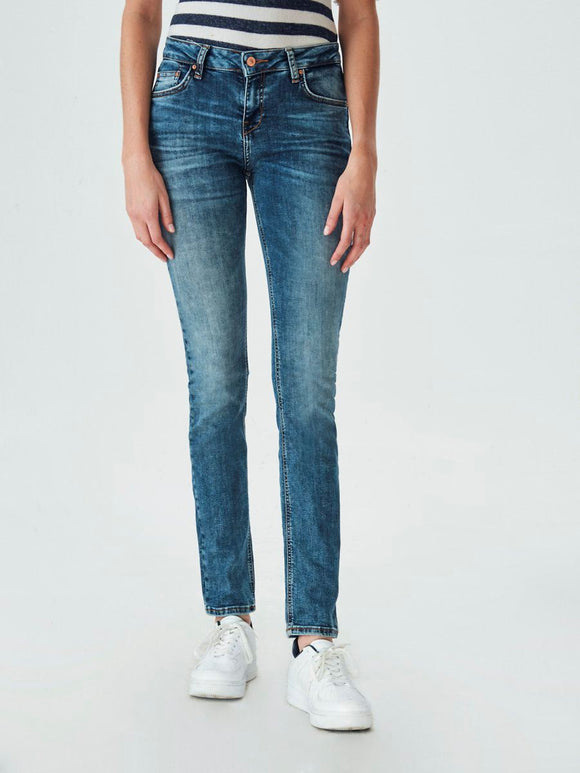 Die perfekte Balance: Entdecke unsere Mid Waist Jeans auf Langehosen.de!