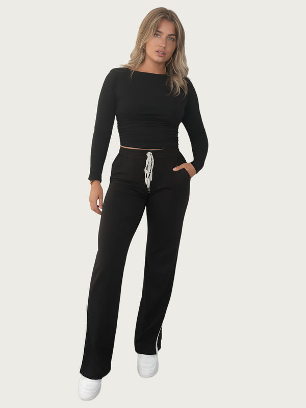 BGLVY_AMBER_Jogginghose_black_Ganzkörperfoto_vorne