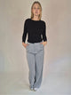 BOGILVY_Perla_DamenStoffhose_WideLeg_grey_Ganzkörperbild_vorne