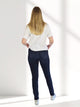 Cross_Alan_Skinny_dunkelblau_N497-234_Ganzkoerperbild_hinten