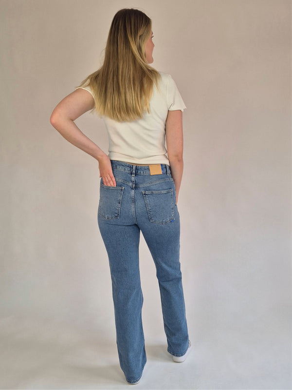 LTB_DANICA_NAVITA WASH_High Waist_WideLeg_Ganzkörperbild_hinten