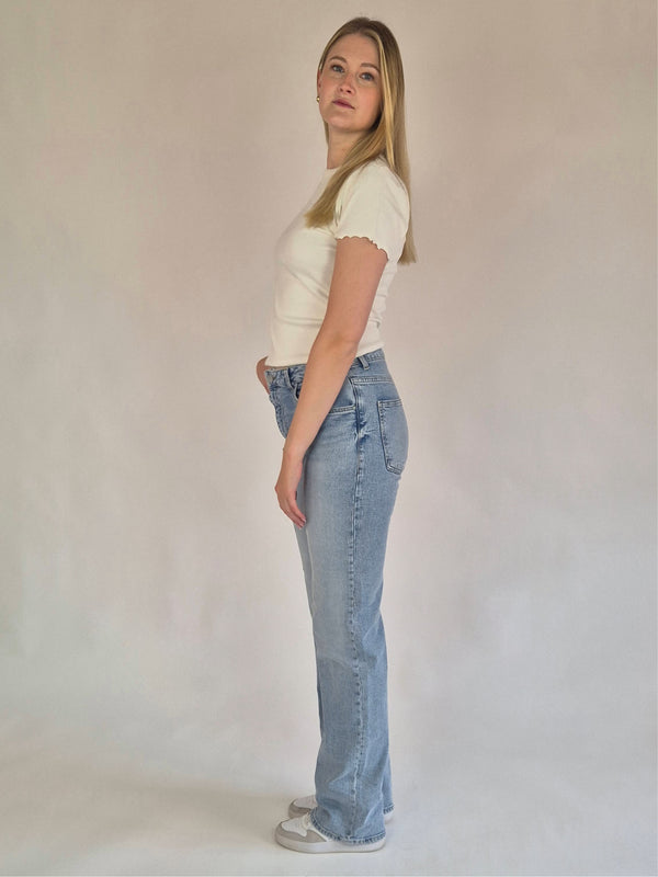 LTB_DANICA_ROAN_WASH_WideLeg_Ganzkörper_seitlich
