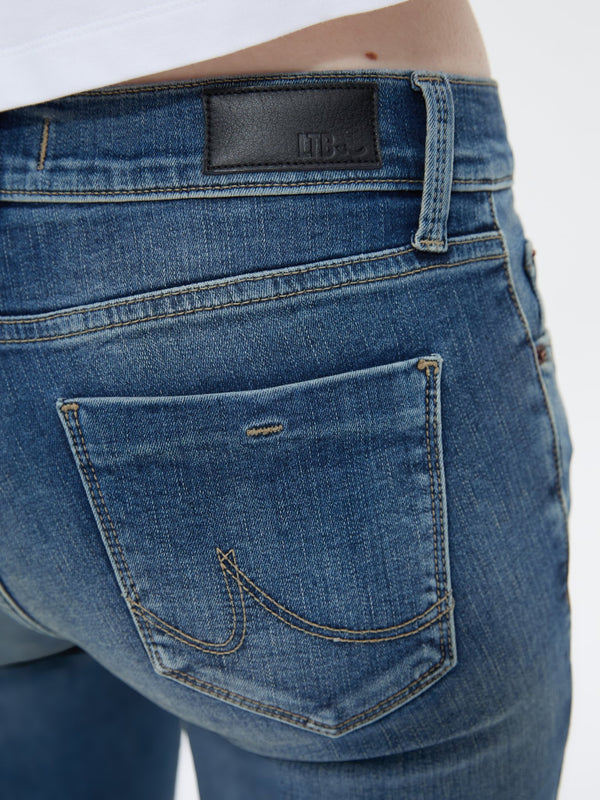 LTB_FALLON_DARLA_FLARE_Detail