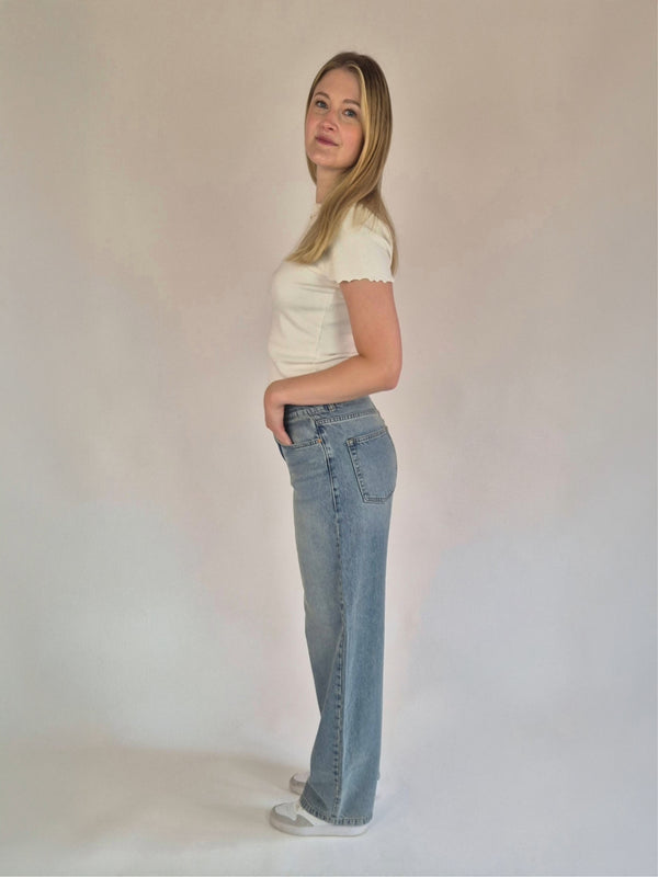 LTB_LARRIE_NaishaWash_Baggy_Ganzkoerperbild_seitlich