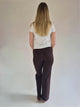 MAC-CHIARA_BrownTruffle_StraightLeg_HighWaist_Ganzkörperbild_hinten