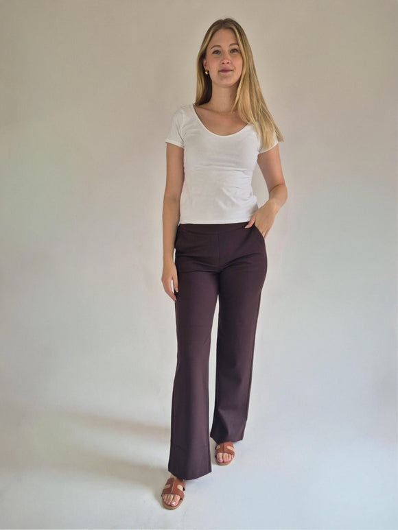 MAC-CHIARA_BrownTruffle_StraightLeg_HighWaist_Ganzkörperbild_vorne