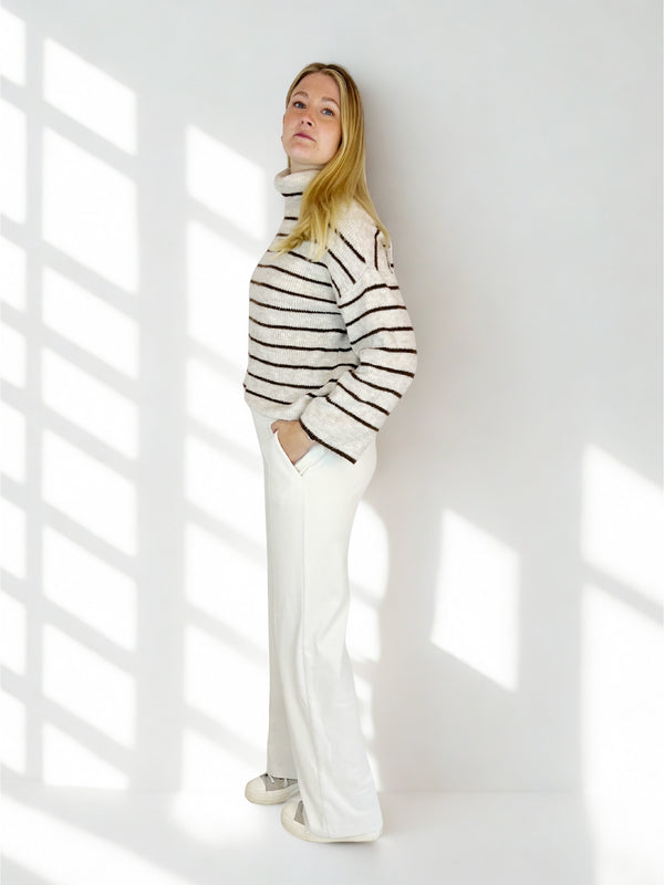 MAC Chiara Smart, Straight Fit, High-Waist, Vintage White_Ganzkörperild_seitlich