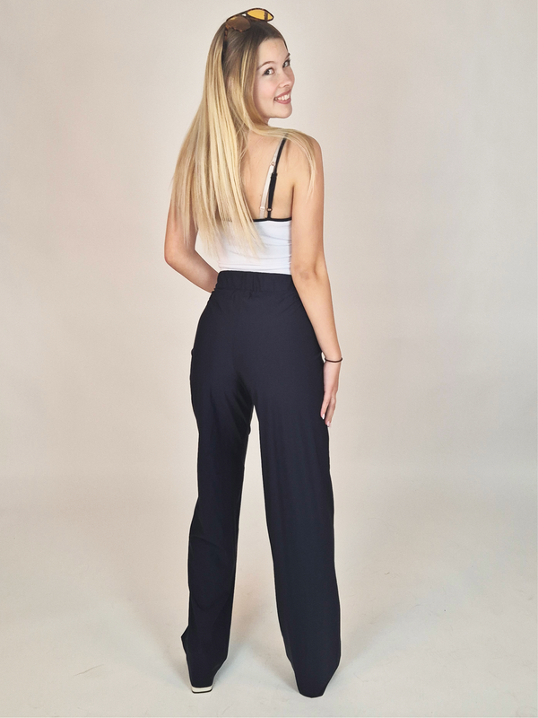 MAC_Easy Wide Leg-Navy_Ganzkörperbild