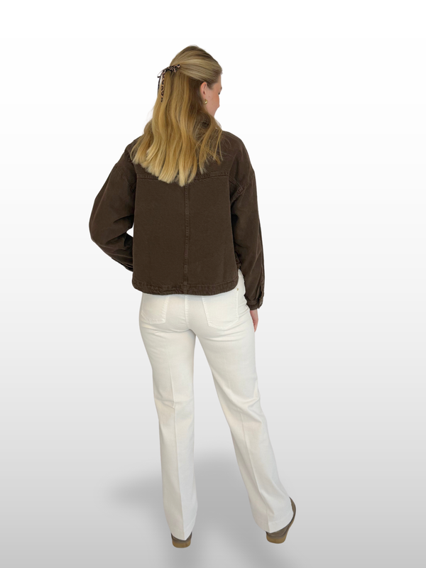 MAC JEANS - WIDE, Commercial color denim-MidWaist-antiquewhite-5228-00-0399-014W -Ganzkörperfoto-hinten