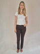 MAC_MELANIE_Brown_StraightFit_HighWaist_Ganzkörper_vorne