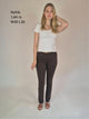 MAC Melanie_Brown_SlimFit_HighWaist_Ganzkörperbild_vorne