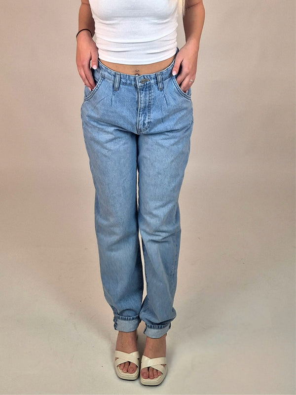 MAVI_LAURA_LT DENIM_TEILANSICHT_VORNE