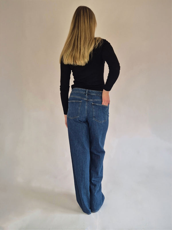 MAVI_Siena Dark Used Ikon_HighWaist_Wide_Ganzkörperbild_hinten
