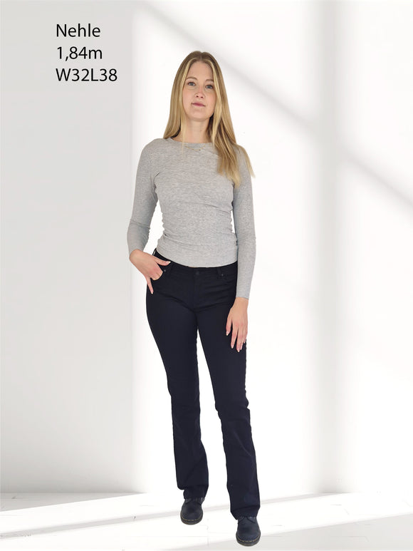 MAVI_bella_DoubleBlack_MidWaist_Ganzkörperbild_vorne