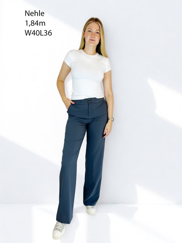 ONLY M_ Stoffhose mit Knöpfen-grey_HighWaist_Ganzkörperbild_vorne