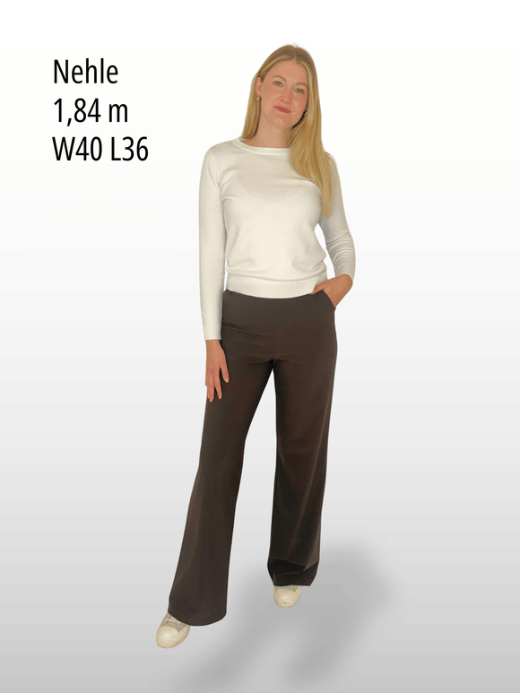 Only M Travel Fit Strong High Performence Textile High Waist Straight Ganzkörperfoto vorne