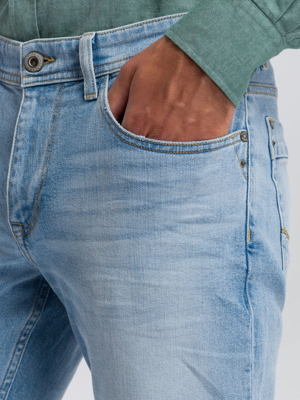     E_161_142_cross_jeans_null_1  1500 × 2000 Pixel-Länge38-L38-Seitenansicht