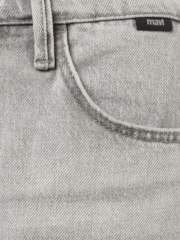 MAVI - BARCELONA, Loose Straight, Grey Brushed Denim - vorne - Tasche - Detailansicht