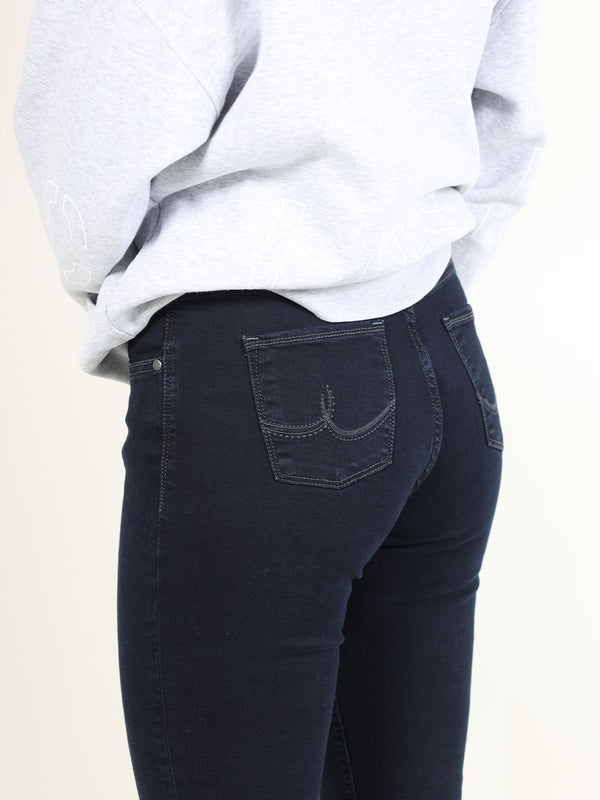 PIONEER - BETTY, Straight Fit, Blue Back, Mid Waist, Länge 34 - L34 - Länge 36 - L36 - Länge 38 - L38 - hinten - Gesäß - Detailansicht