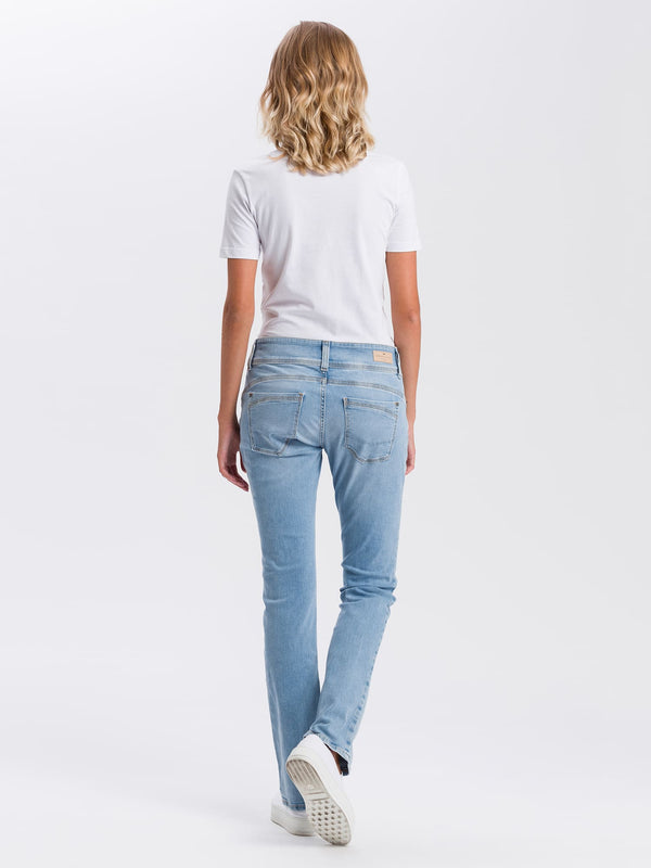 CROSS JEANS - LOIE, Straight Fit, Light Blue, Push up, Länge 34 - L34 - Länge 36 - L36 - hinten - Ganzkörper - Rückansicht